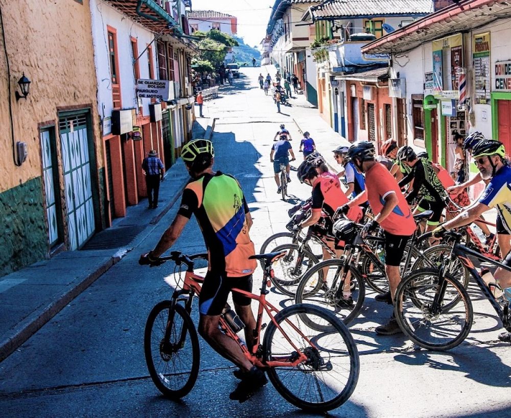 Cycle e-bike tours on the Colombia  cycling tour